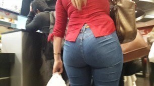 RICH BABE IN BLUE JEANS WOTH BIG ASS - PART 1
