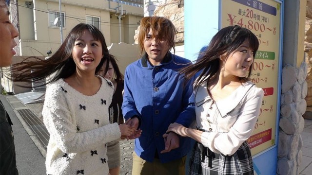 Japanese gal, Kotomi Asakura shares a guy with friends, unce